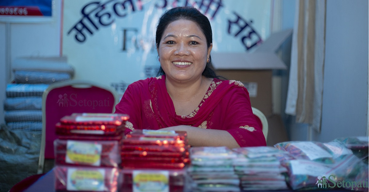 ग्रीन सिटी ललिपप उद्योगकी सञ्चालक दीपा गुरुङ। तस्बिरः नवीनबाबु गुरुङ/सेतोपाटी